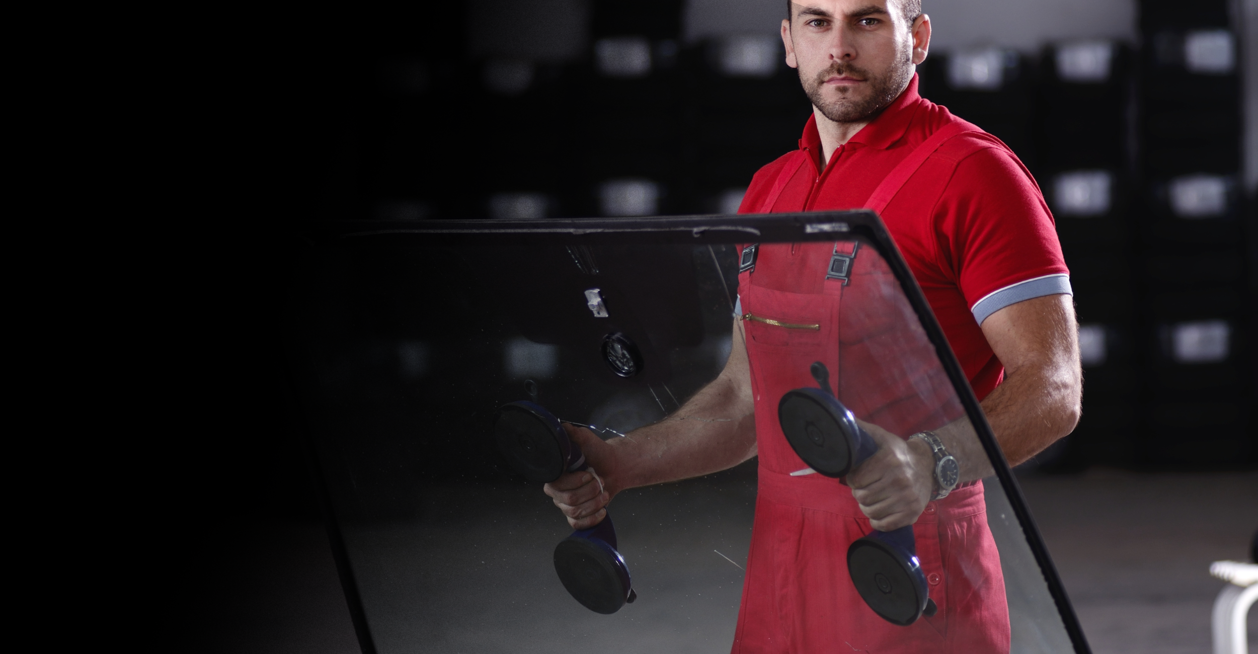 We offer over 6,000 types of windscreens, rear windows and side windows.